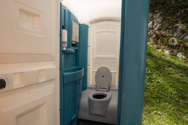 Best Portable restroom trailer rental  in Travilah, MD